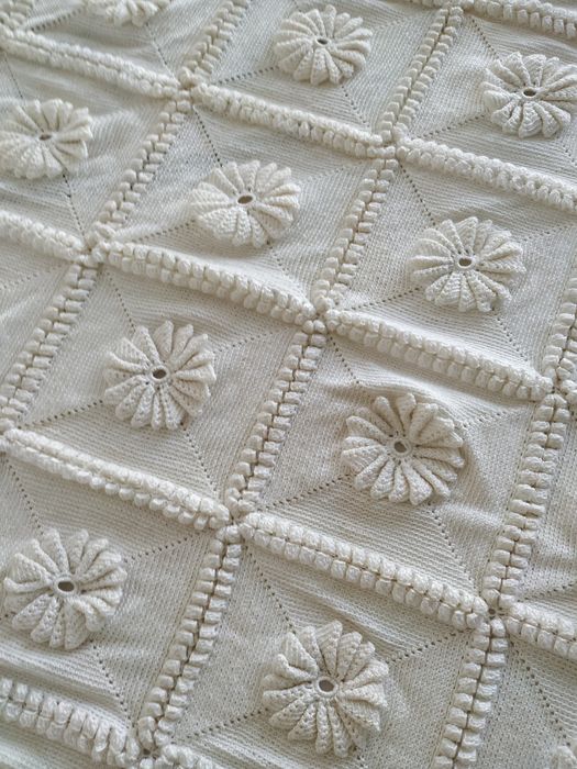 Colcha de renda creme