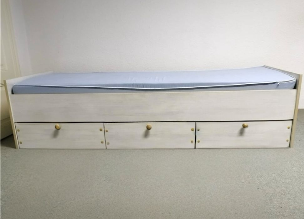 Łóżko jednoosobowe z szufladamj + materac