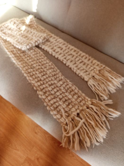 Szal damski z frędzlami