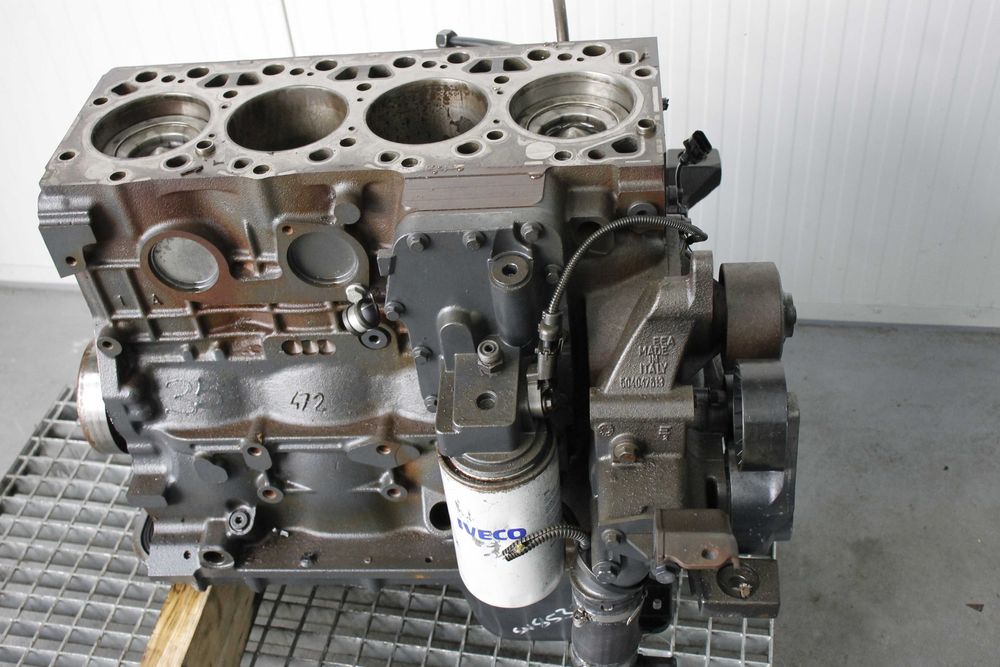 Blok wał tłoki Daf FPT 489638 Iveco New Holland Cat Fiat Case 3.9 nef