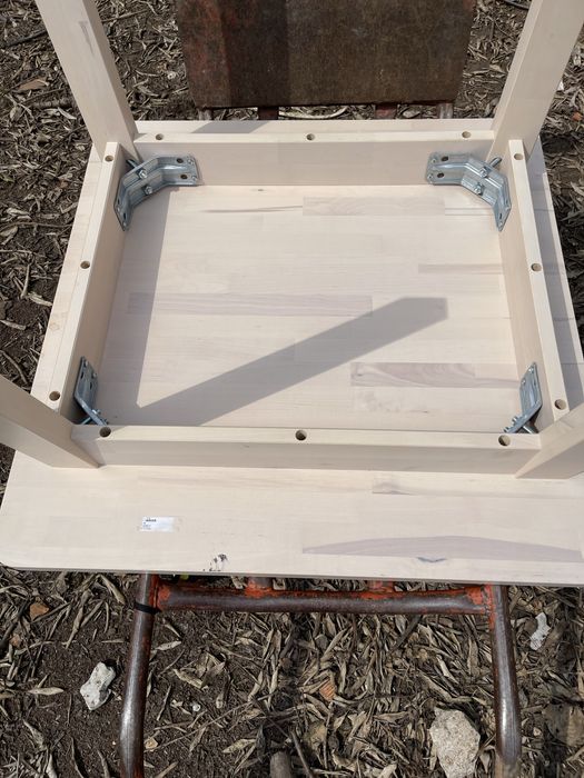 Mesa de madeira quadrada Ikea