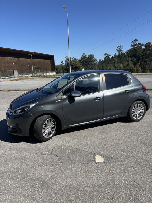 Peugeot 208 PureTech Style
