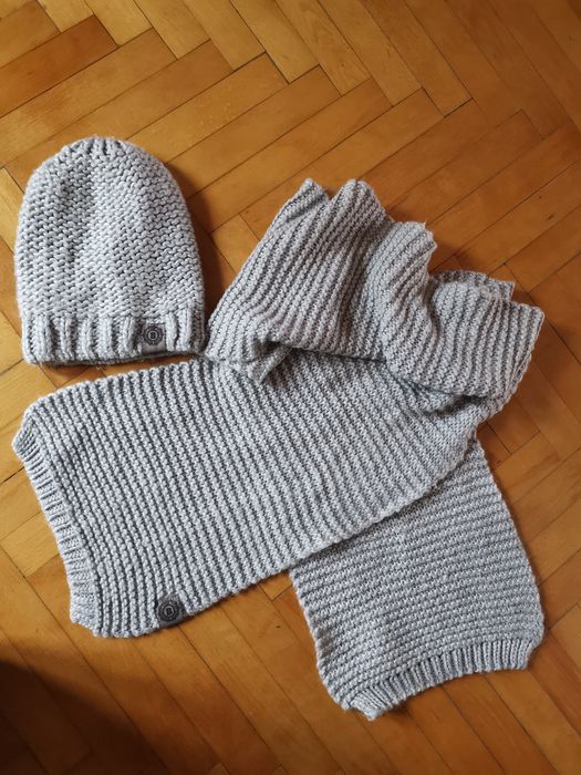 Komplet zimowy damski czapka i szal