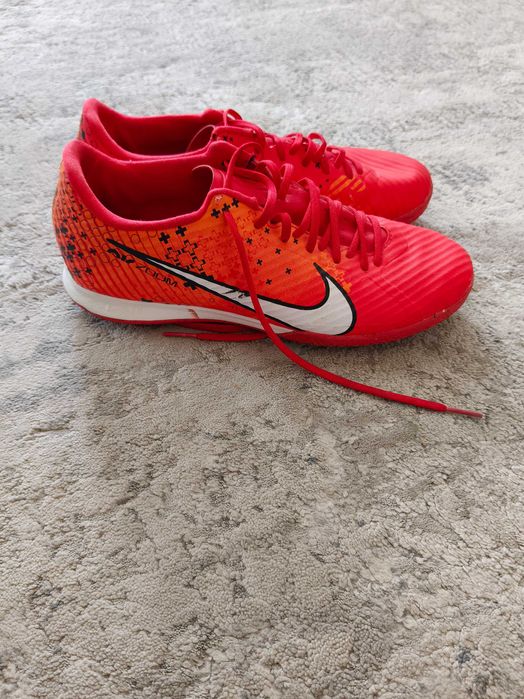 Halówki Nike Mercurial Vapor 15 Academy MDS IC. Rozmiar 39, 24,1 cm.