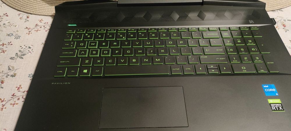 HP Pavilion 17.3 games  piękny jak ze  sklepu .. Zamienię na tańszy