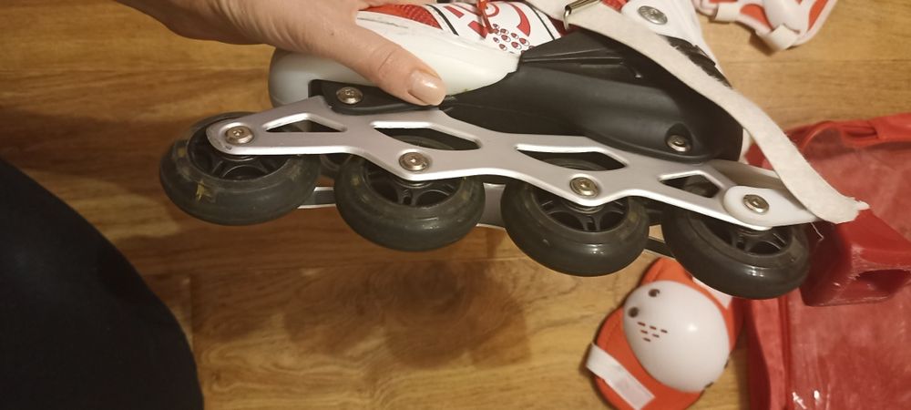 Ролики,захист і шолом. Повний комплект