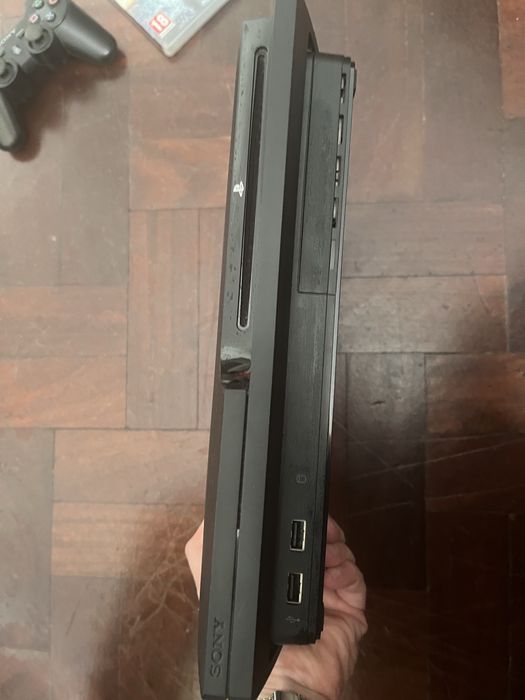 Playstation 3 completo com 1 comendo e 2 jogos