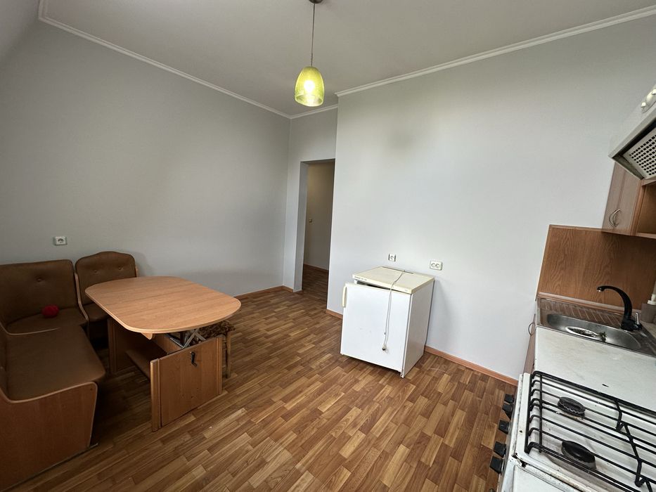 Продам в центрі 2 км квартиру вул. Вовчинецька