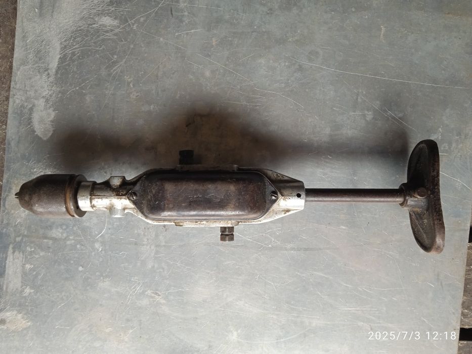 Ручна дріль продам