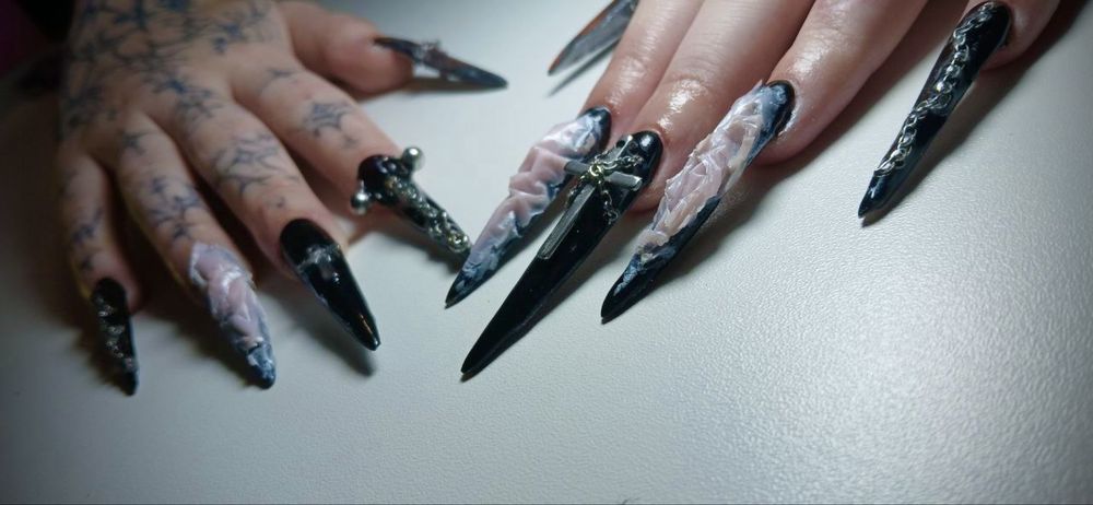 Нарощення нігтів,гель лак.