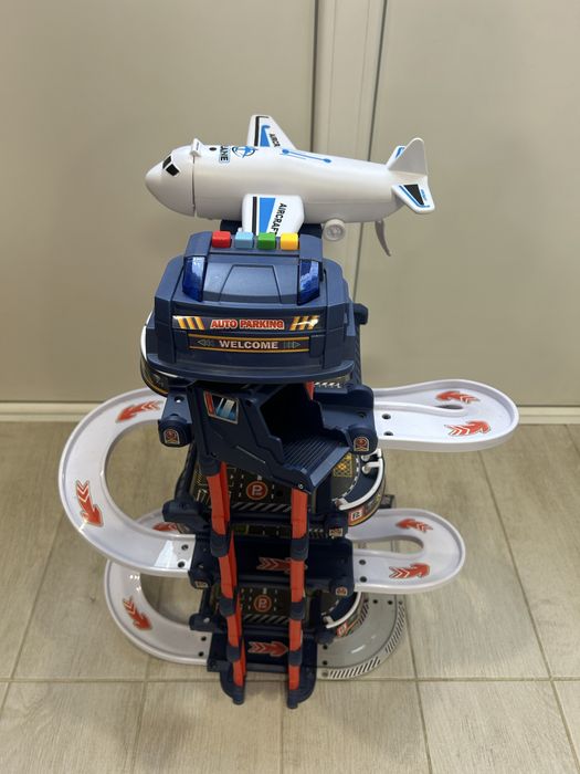 4 поверховий детский гараж, паркинг, трек , парковка