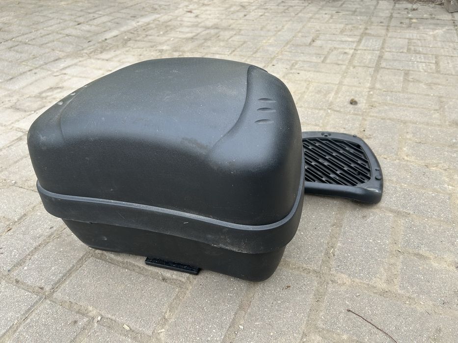 Kufer Awina 30L czarny