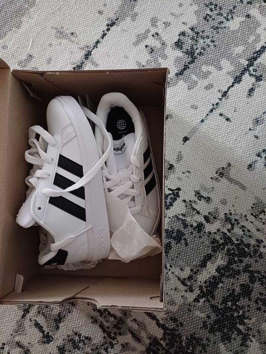 Ténis  novos Adidas
