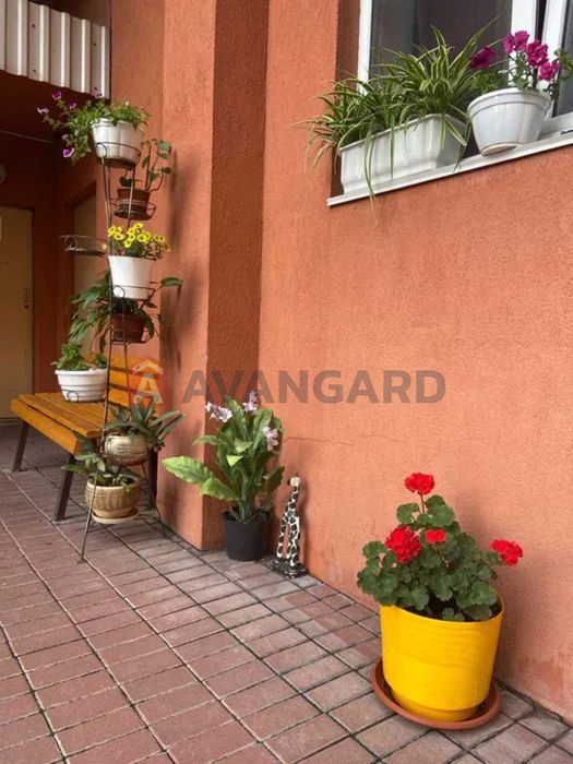 Продається 3-к квартира в самому центрі  Позняків