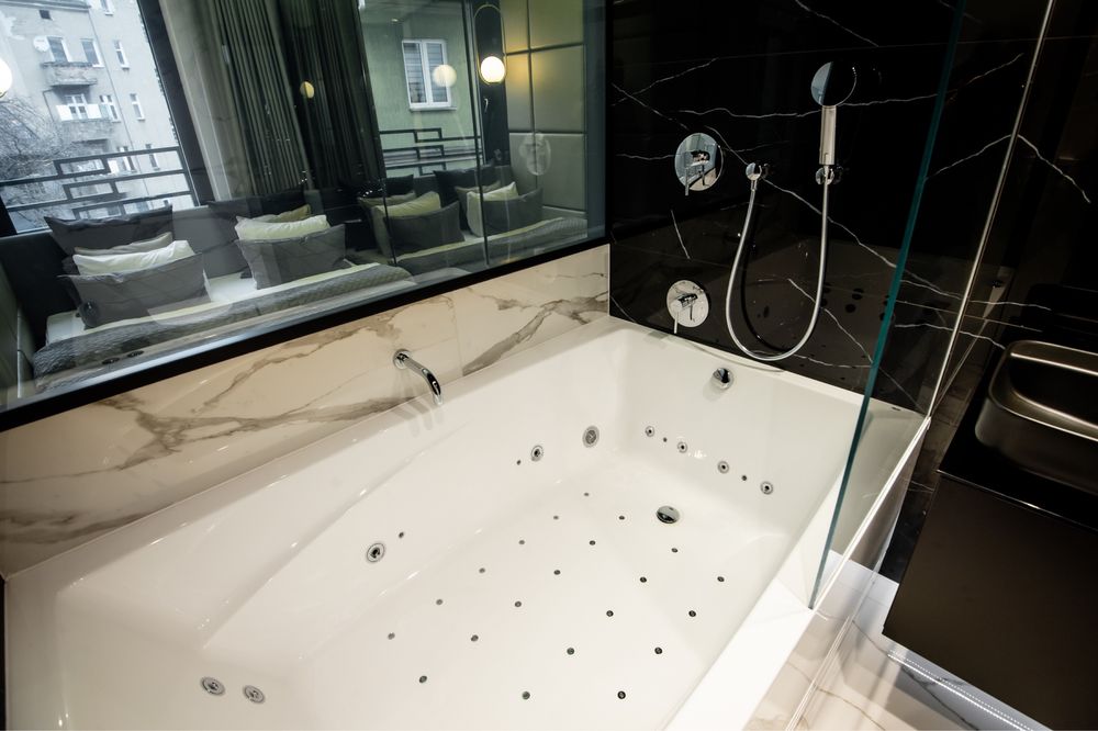 Jacuzzi Jacuzzi Jacuzzi