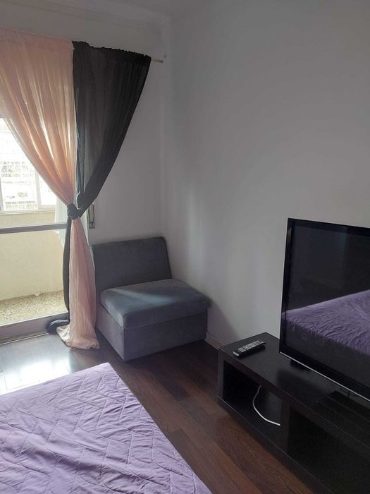 Quarto Casal  Cacem-  1/11/25  - 3 minutos da CP - Avenida bons amigos