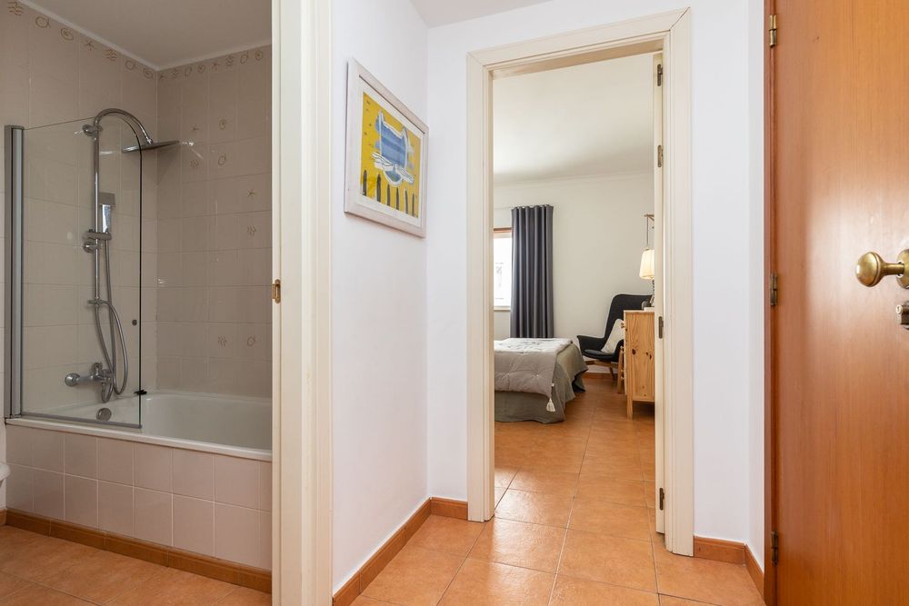 Apartamento T1 inserido Golden, Barco, piscinas, Jacuzzi, Animação