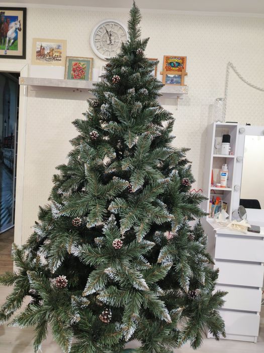 Продам ялинку штучну