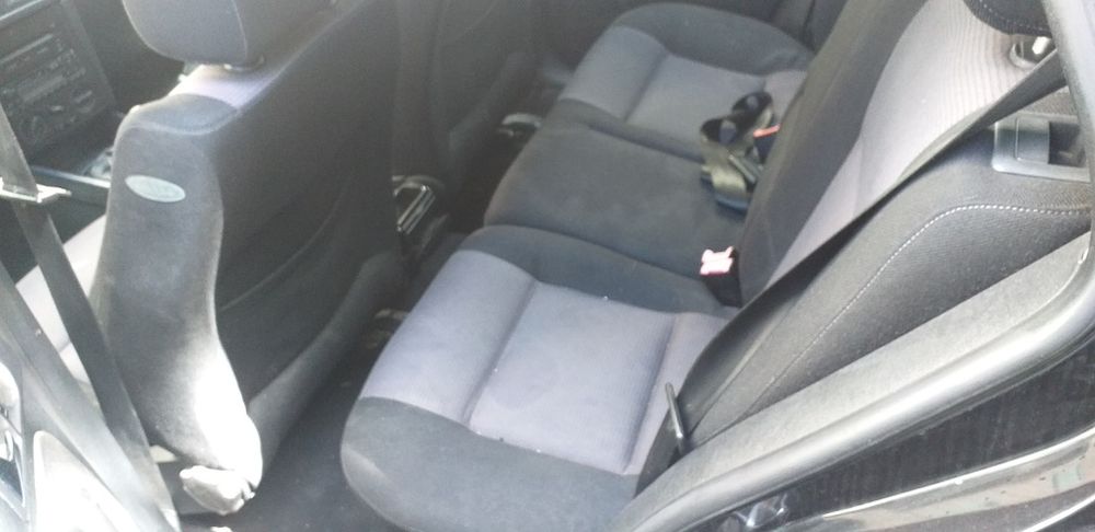 V.W.Golf 1.6 gasolina,5 Portas(bom estado geral)