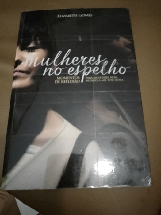 Mulheres no espelho-Elizabeth Gomes-1e-Moner10E-Mala tiracolo7EDesde2E