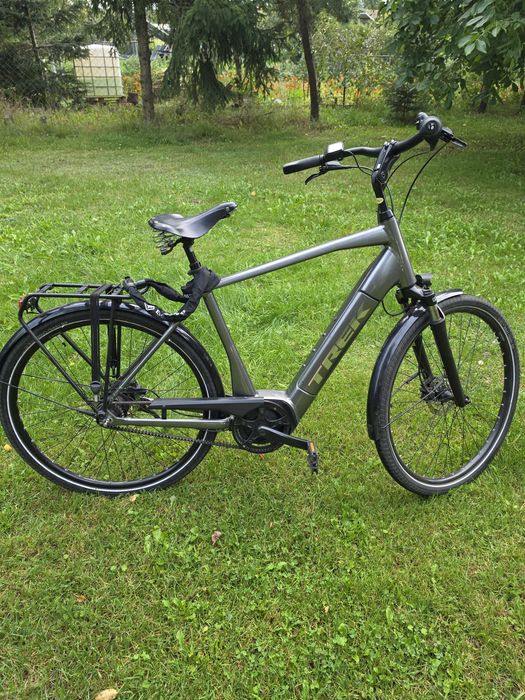 Elekrtyczny TREK District+ 7 – Bosch Active Line Plus 500 Wh – pasek – 2023 – Brooks B135 - Ładowarka Bosch
