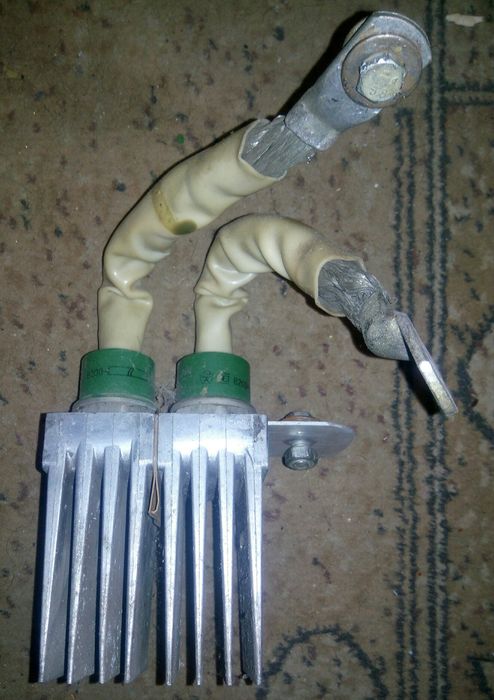 Диодный полумост. 2 шт. в200    .