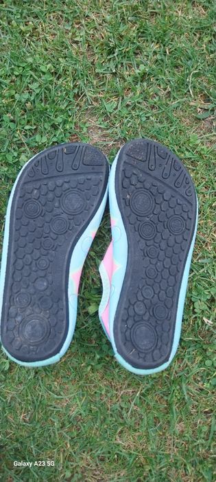 Buty do pływania rozmiar 28