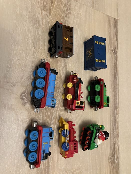 Машинка Хот Вілс металева Поровозик Томсон Тачкі Молнія Маквін Дісней