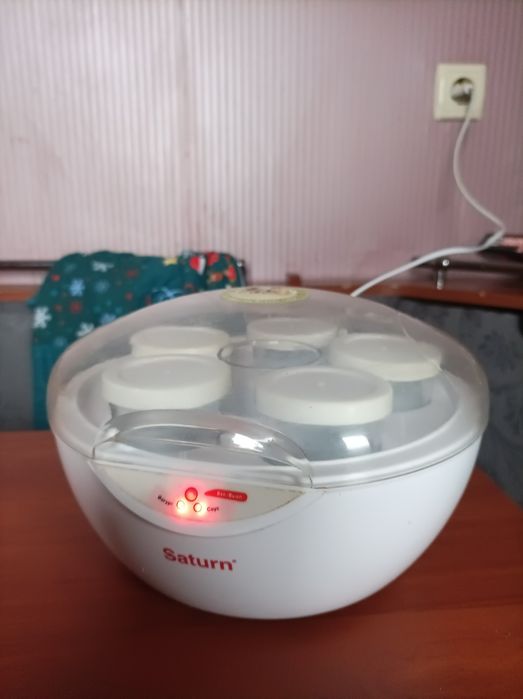 Йогуртниця Saturn