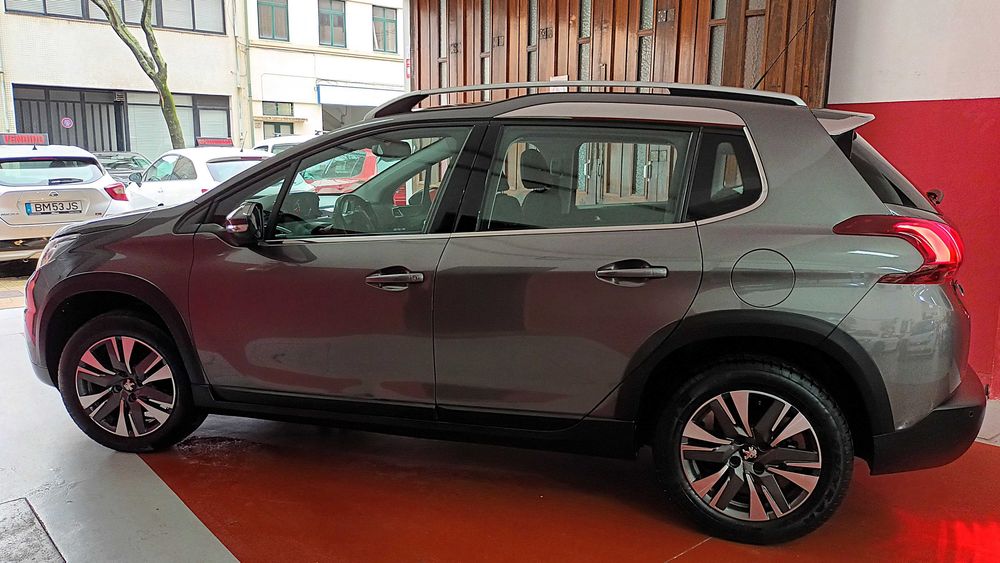 Peugeot 2008 1.2 PureTech Allure