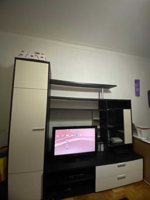 Móvel de sala em bom estado.