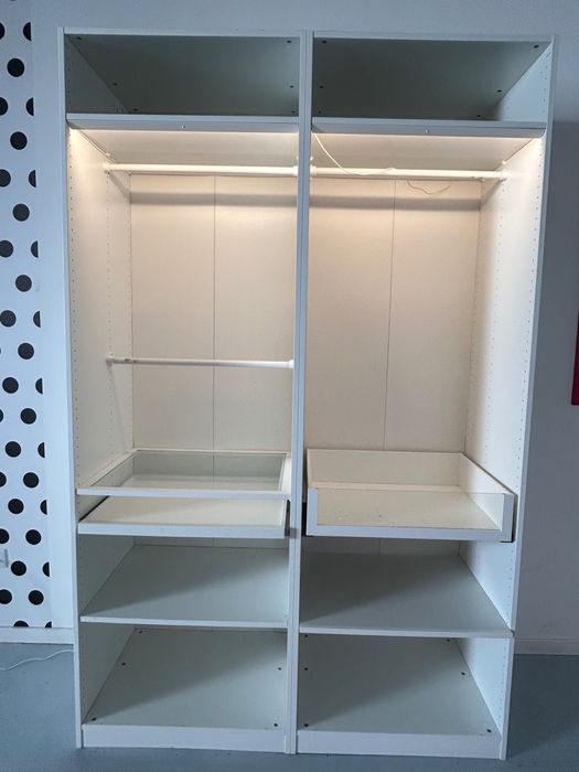 Roupeiro Branco IKEA com luz e gavetas
