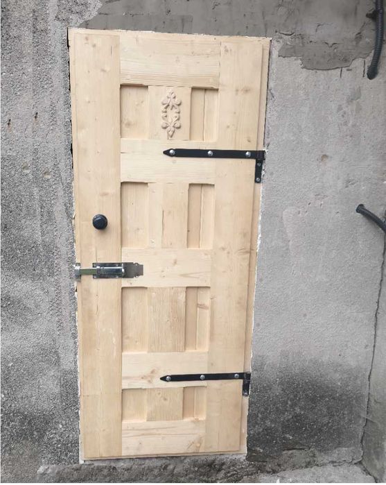 Solidne drzwi drewniane z ościeżnicą na wymiar.Gospodarcze.Grubość 6cm