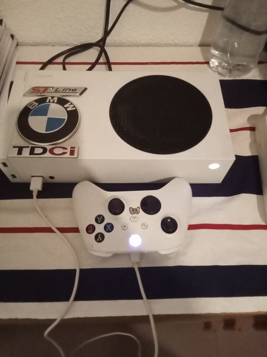 Xbox-one vem com comando só com um cabo  jogos-gta,wwe,call off duty, Roblox