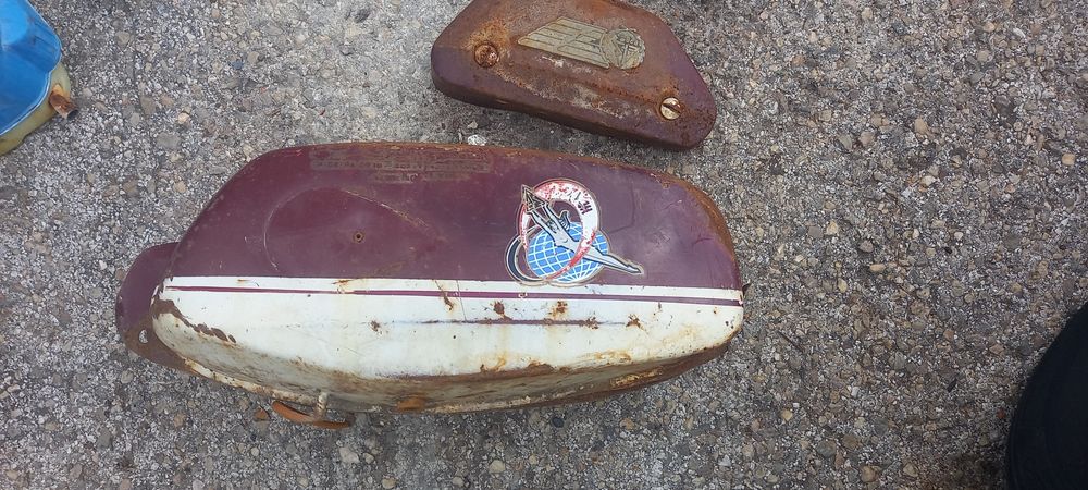 Peças de motorizada antiga