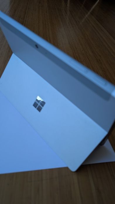 Microsoft Surface Go