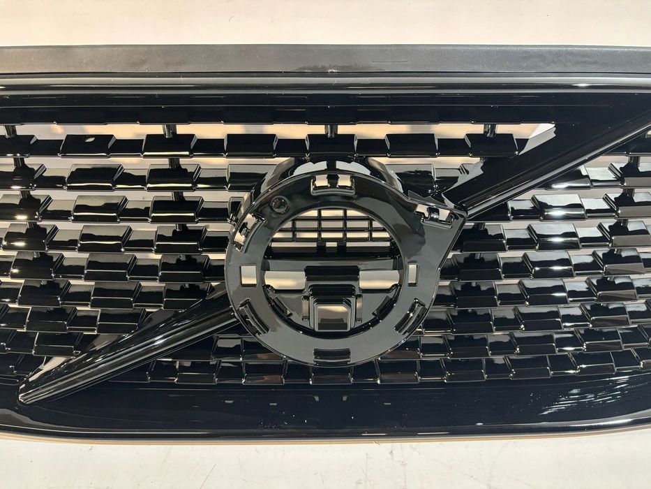 Volvo XC90 R 16-19 grill / atrapa chłodnicy- 17750