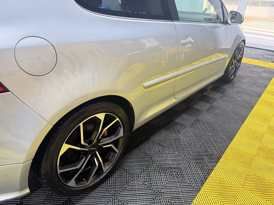 Golf V (kit full GTi) como novo