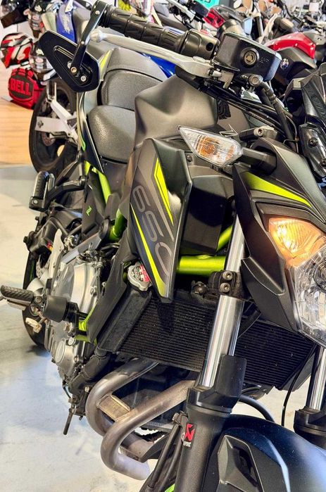 Moto Kawasaki Z650  (35 KW)