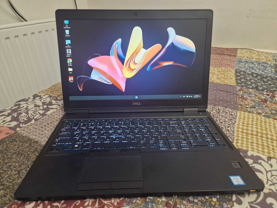 Dell 15 E5580/Full HD/Core i5-6300U/8Гб.DDR4/SSD256GB/HD520 2GB