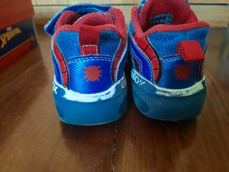 Sapatilhas spiderman geox 26 com luzinhas