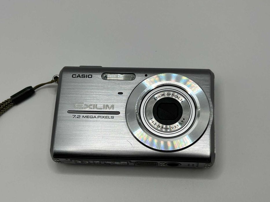 Bela câmara digital - Casio Exilim EX-Z75