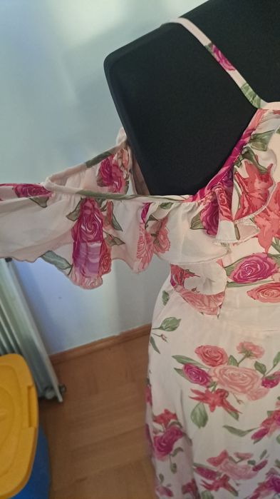 Dluga sukienka w kwiaty nowa