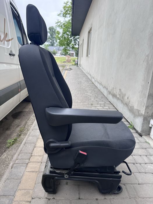Сидіння водійське Renault Master 3