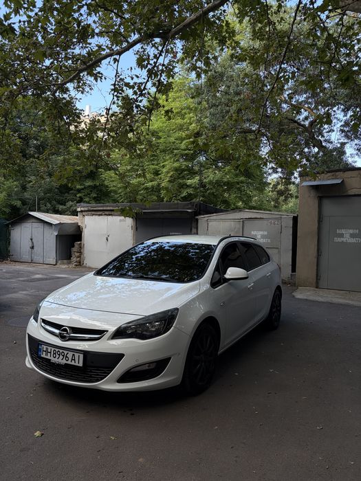 Opel Astra J Sports Tourer