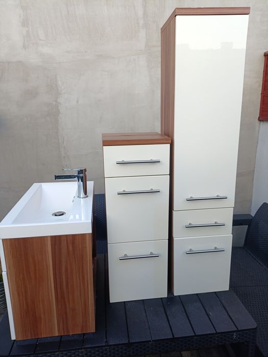 Zestaw mebli łazienkowych