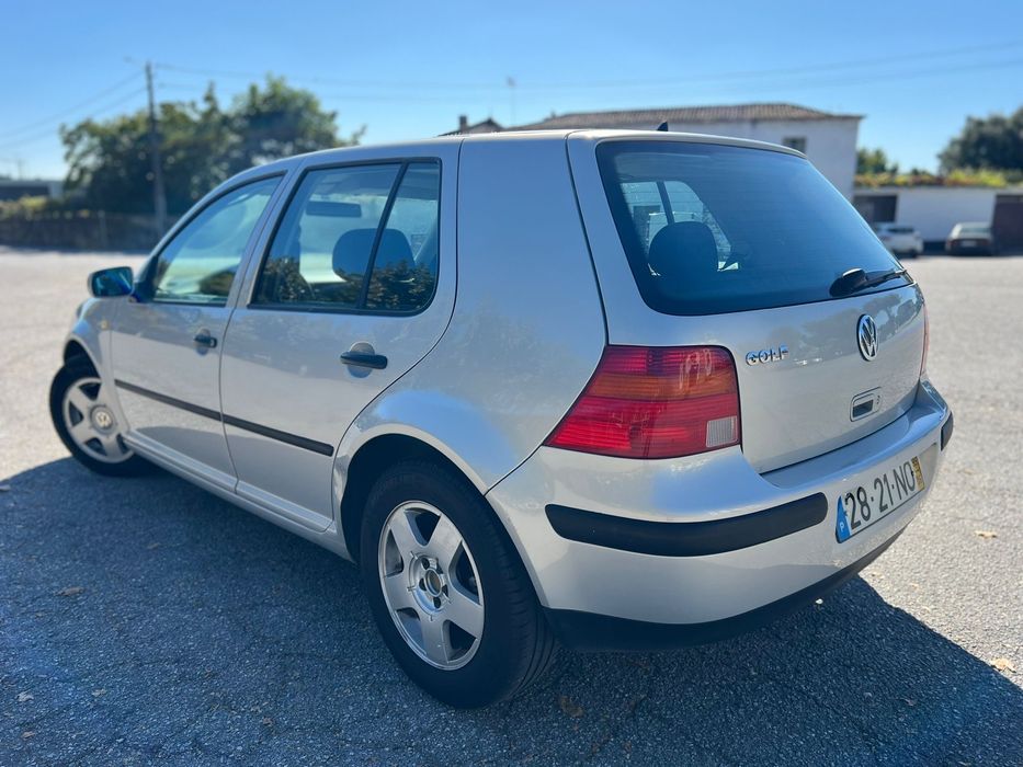 Volkswagen Golf 1.4 Gasolina – 1999
