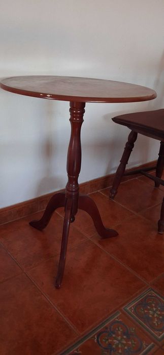 Mesa de apoio redonda