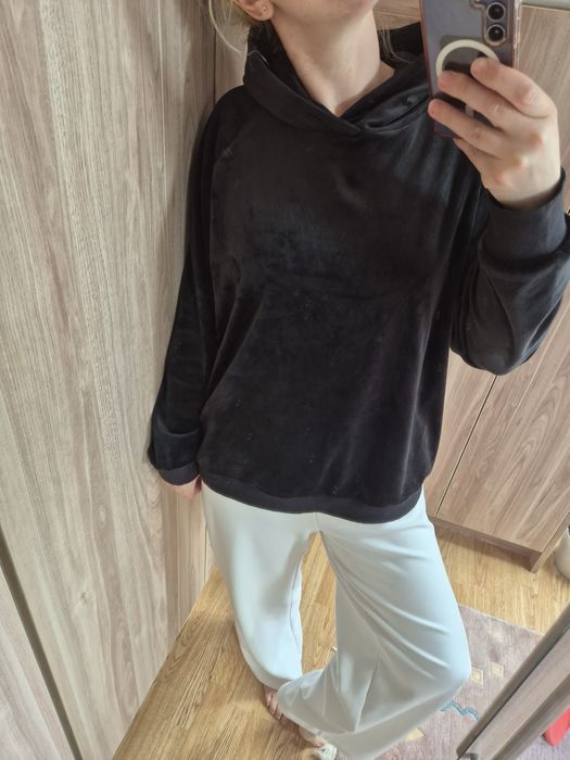 Bluza damska welurowa czarna Anya Madsen rozm.42