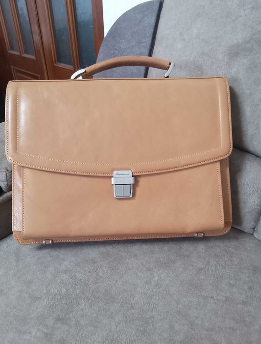 ПРОДАМ портфель жиночій діловий НОВИЙ